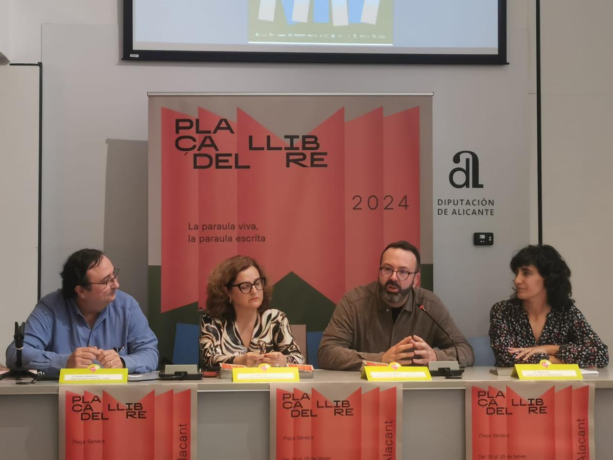 Un momento de la rueda de prensa celebrada en la Casa Bardín.