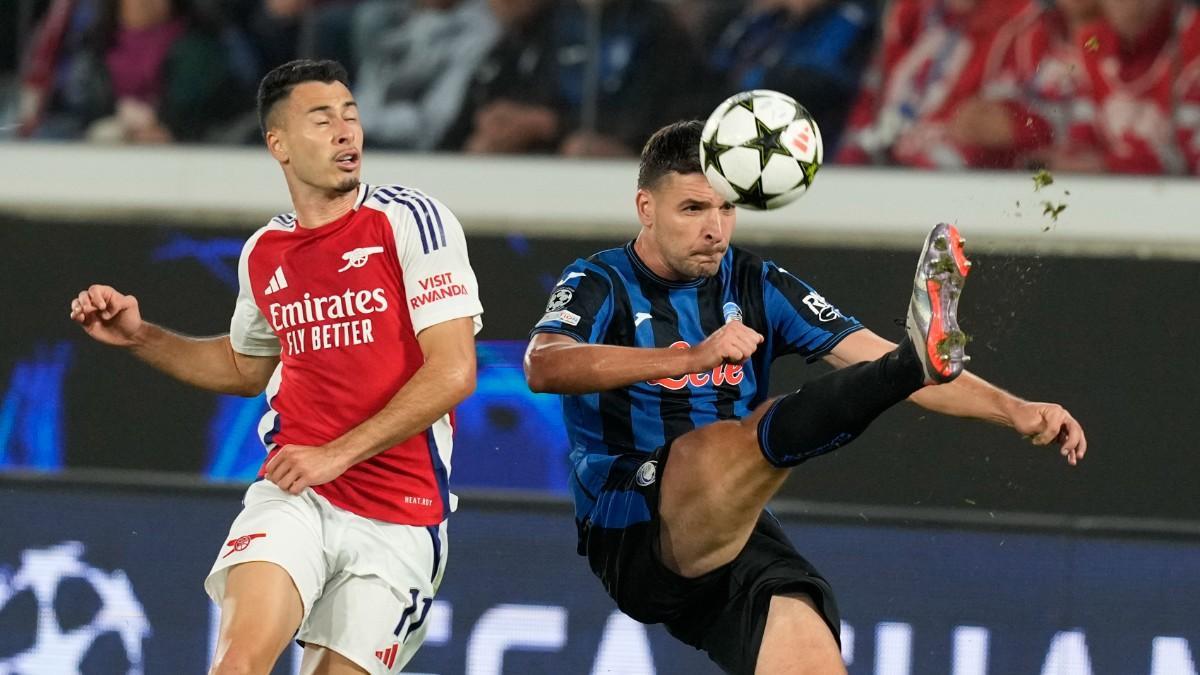 Acción del encuentro entre Arsenal y Atalanta