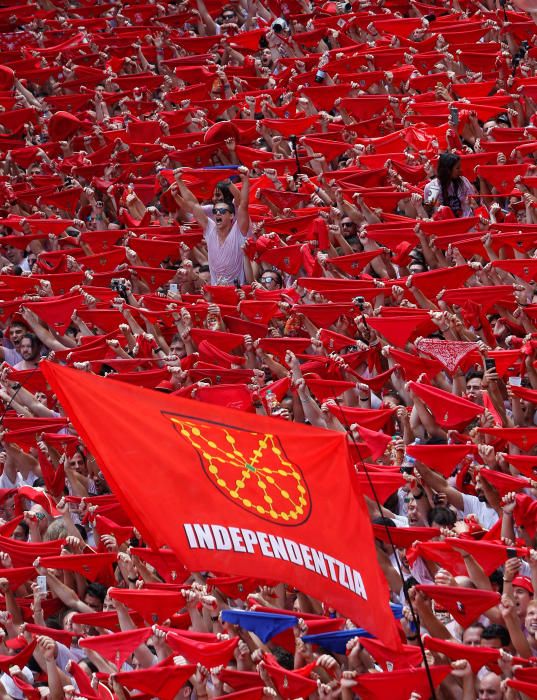 Un chupinazo inclusiu dóna inici als «Sanfermines