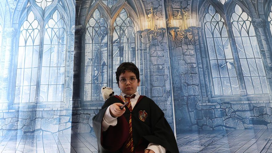 La magia de Harry Potter en la Asociación Dracs en el Espai Jove de Sant Antoni