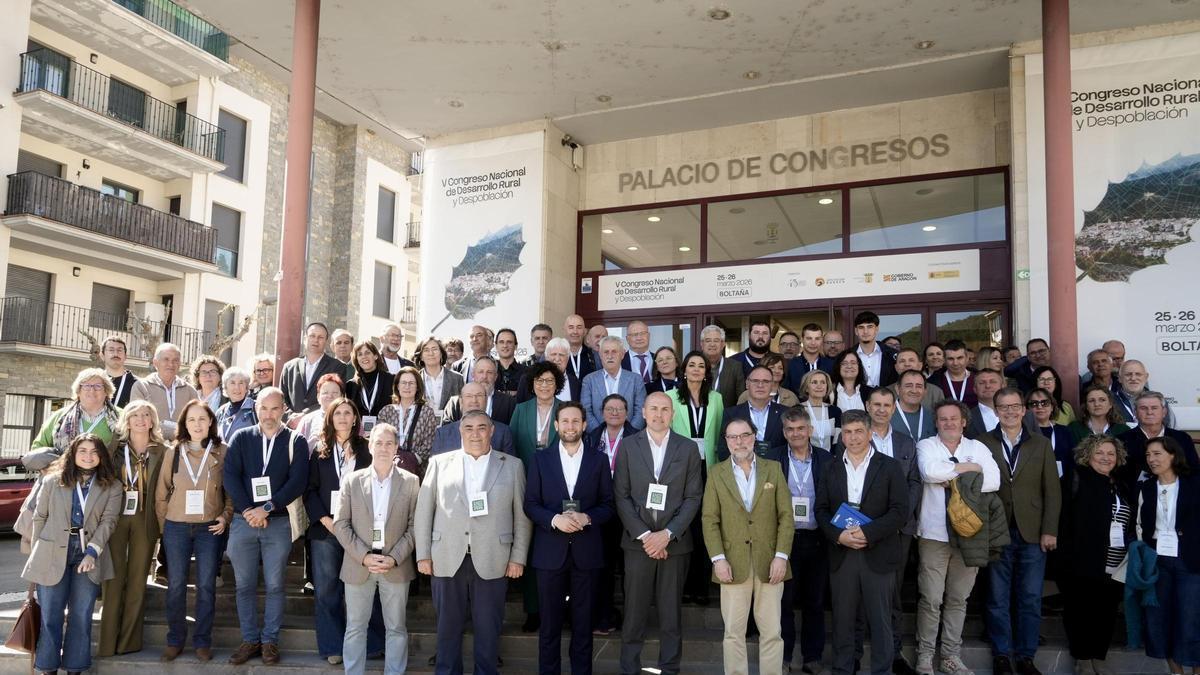 Foto de familia del V Congreso Nacional de Desarrollo Rural y Despoblación Boltaña.