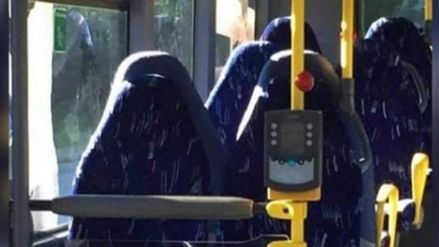 Un grupo antiinmigración confunde asientos de un bus con mujeres con burka