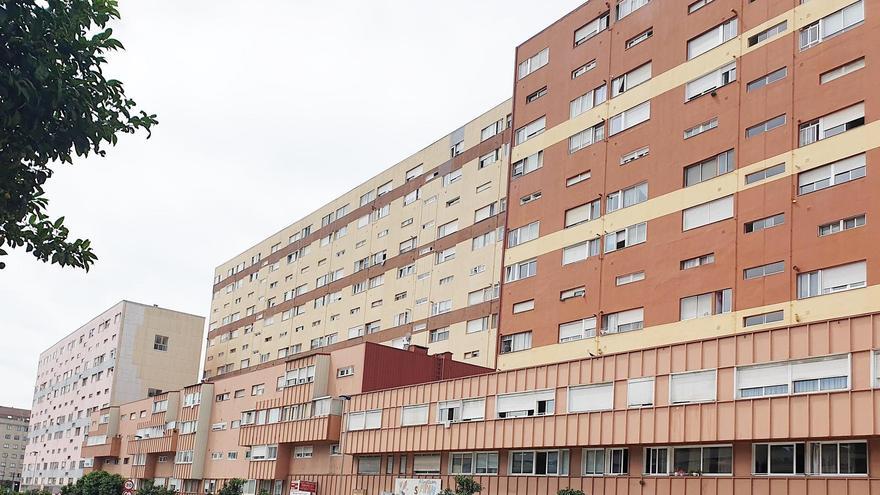 Okupas cambian la cerradura y venden llaves de pisos de Vigo por 3.000 euros