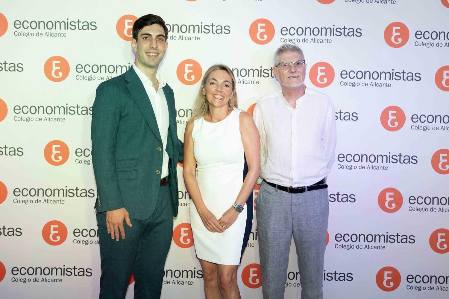 Los Economistas de Alicante celebran su cena anual en honor a su patrón