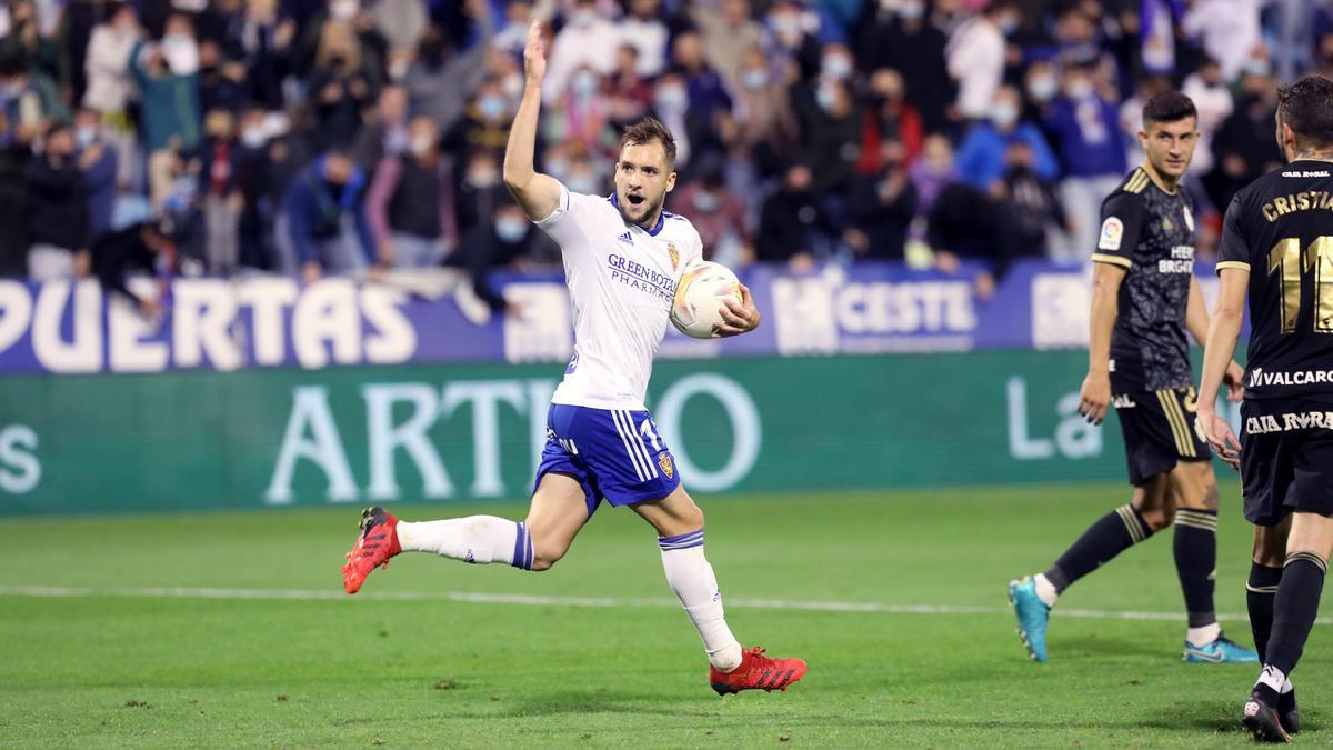 Vada celebra el gol de penalti ante la Ponferradina.