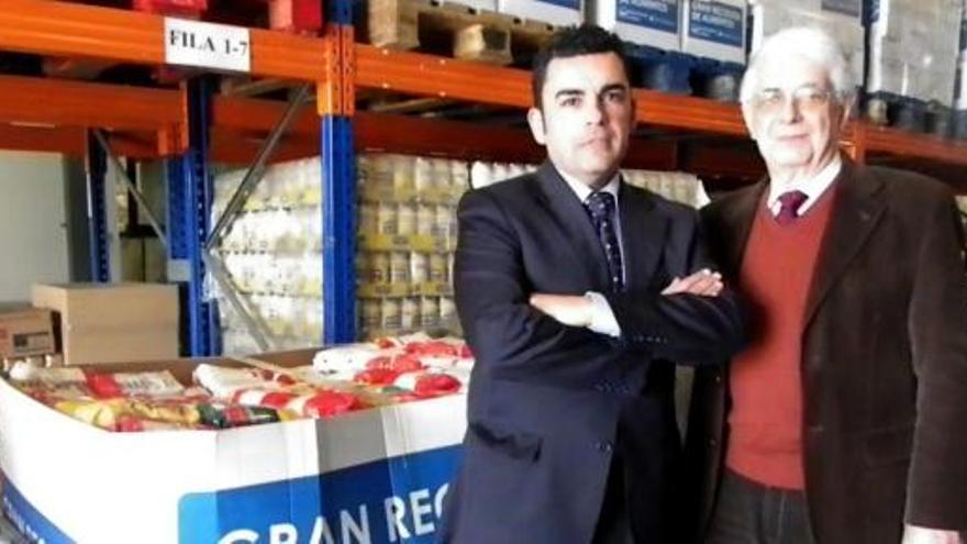 el director de Relaciones Externas en Málaga de Mercadona, Francisco Rodríguez; y el presidente de Bancosol, Javier Peña.