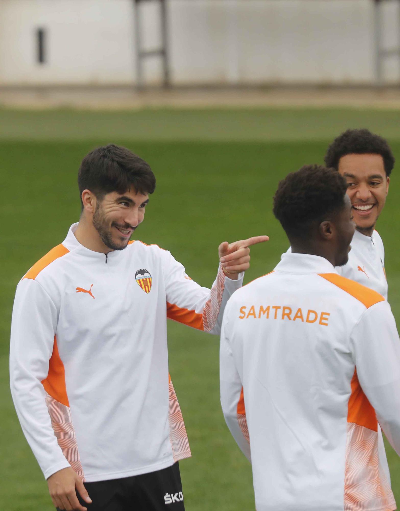 Última sesión antes del partido frente a la Real Sociedad para el Valencia