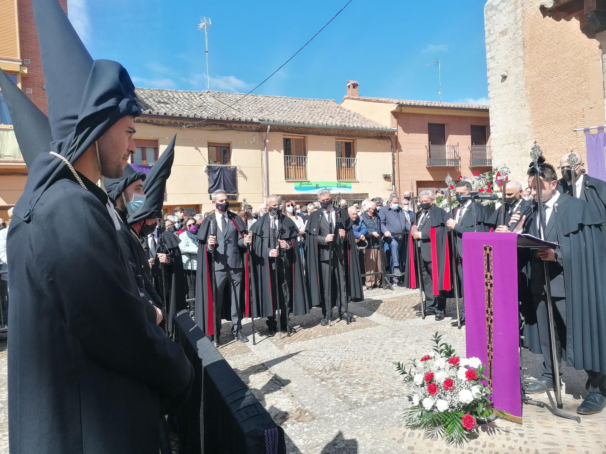 Toro bendice a los "conqueros"