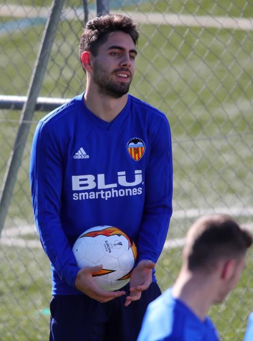 El balón de la Europa League en el entrenamiento