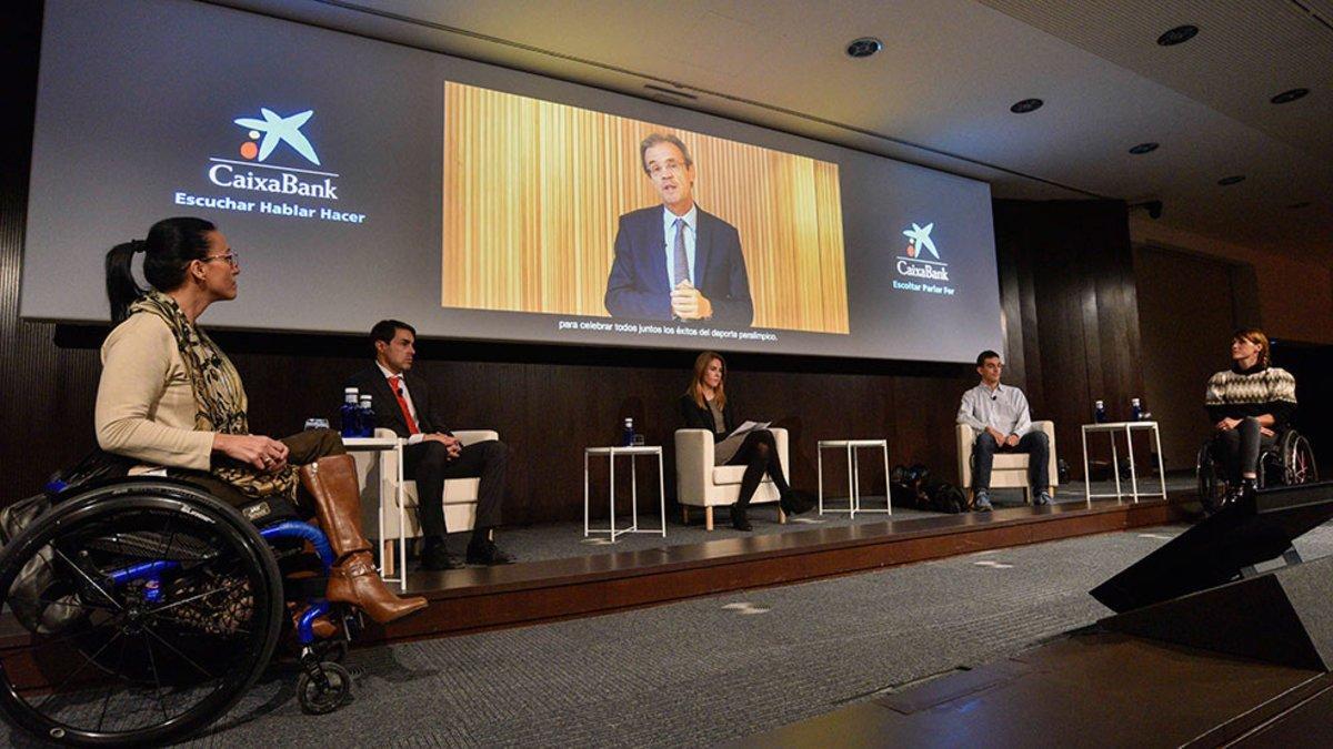 Cuatro deportistas paralímpicos de élite explicaron sus vivencias en CaixaBank