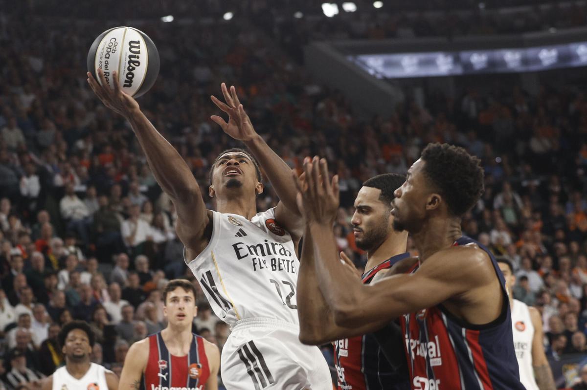 Final de la Copa del Rey: Real Madrid-Baskonia. Final de la Copa del Rey: Real Madrid-Baskonia.