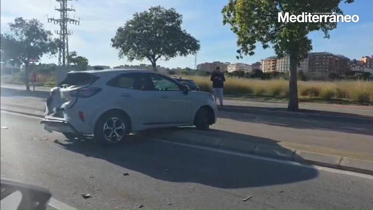 Vídeo: Fuerte accidente con varios vehículos implicados en Castelló