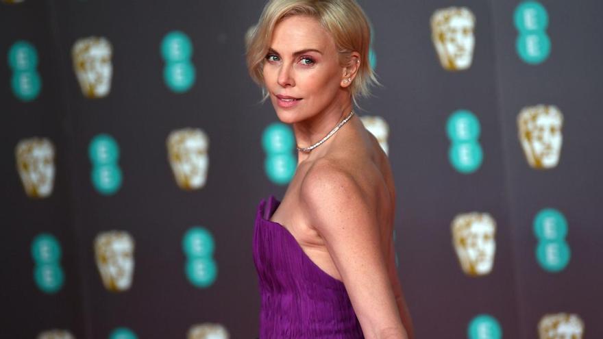 Charlize Theron se enamora de las croquetas españolas: &quot;Creo que es legal casarnos&quot;