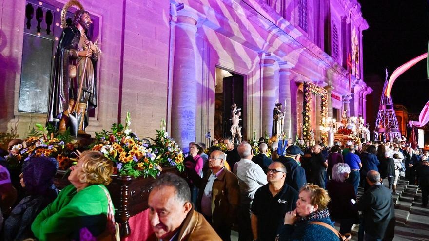 Peregrinación histórica en Gáldar para celebrar el título de Santuario de Santiago