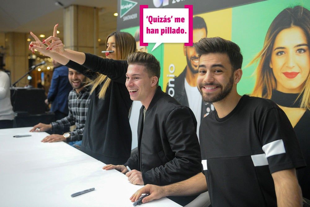 Raoul y Agoney (OT) firmando discos