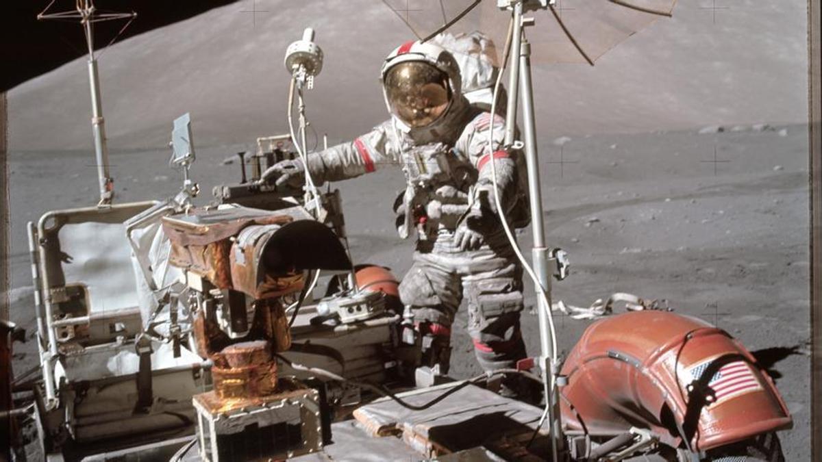 Instantéa captada por los astronautas del Apolo 17 durante los programas de exploración lunar.