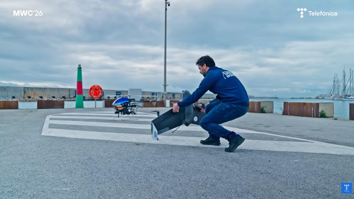 Despliegue de drones en Port Fòrum, durante las pruebas de una misión crítica por tierra, mar y aire.