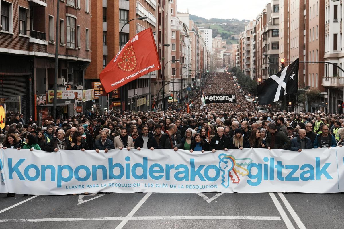 Unas 20.000 personas participaron en la manifestación convocada por Sare en Bilbao