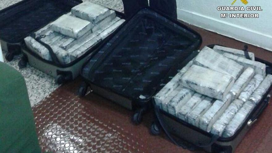 Desarticulan una red de narcos con líder en Santiago que introdujo 47 kilos de cocaína en Galicia