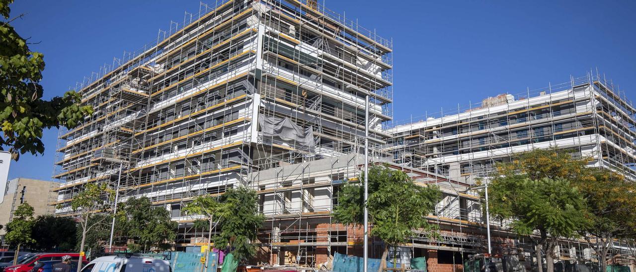 El sector admite que el precio limitado de los inmuebles impulsados por el Govern frena a los inversores