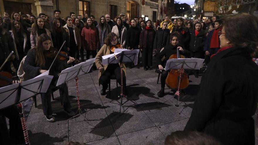 Alumnos del Julián Orbón durante un concierto en Navidad