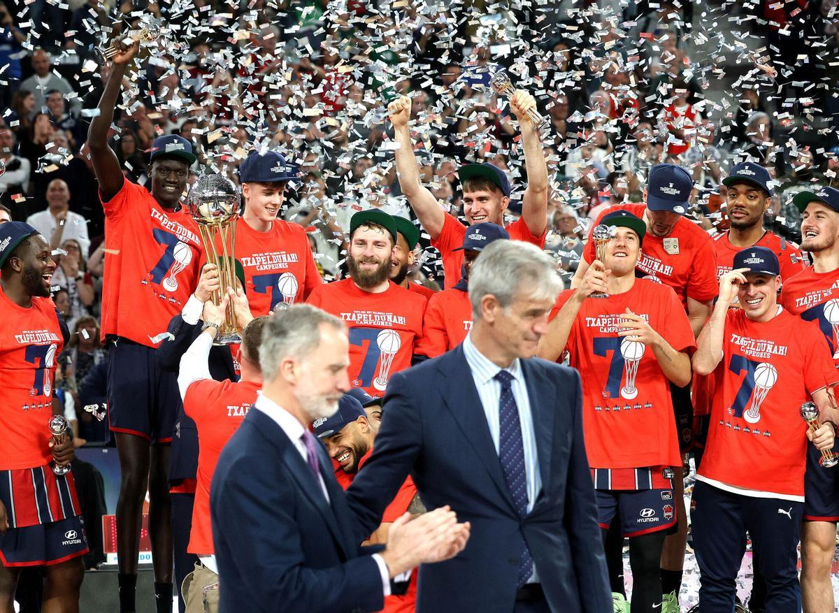 Celebración del Baskonia tras ganar la Copa del Rey.