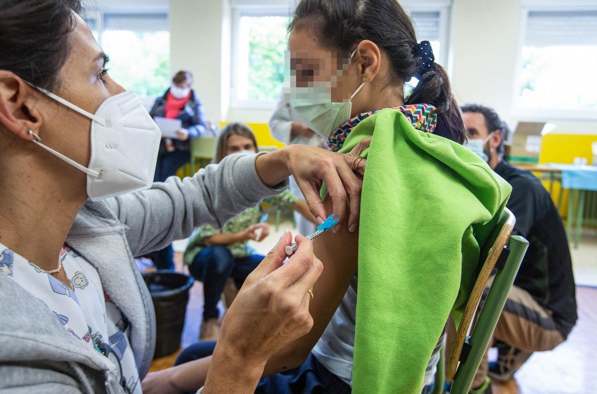 Arranca la vacunación de los niños de nueve a once años en colegios de Alicante