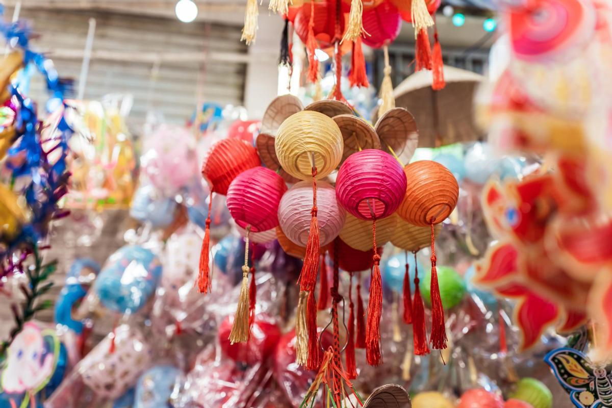 ¿Por qué están desapareciendo los bazares chinos? Este joven explica lo que está pasando con estos establecimientos comerciales