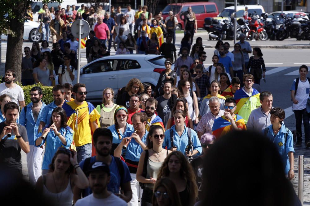 Estudiants, professors i personal de la UdG s''han manifestat a Girona