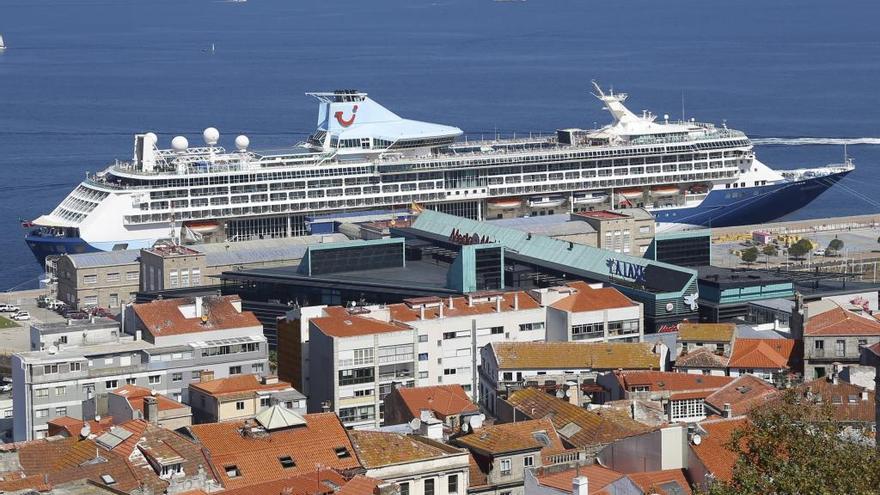 El crucero, ayer, en la Estación de Vigo. // R. Grobas