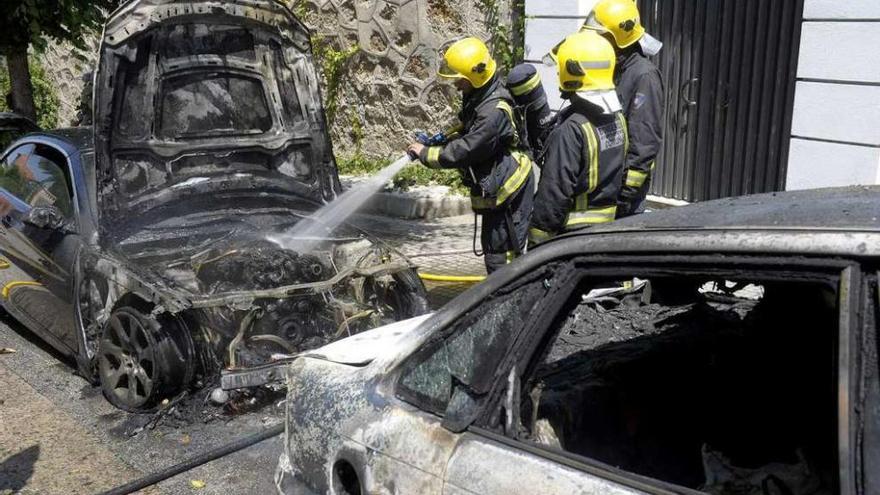 Dos coches incendiados en Ciudad Jardín