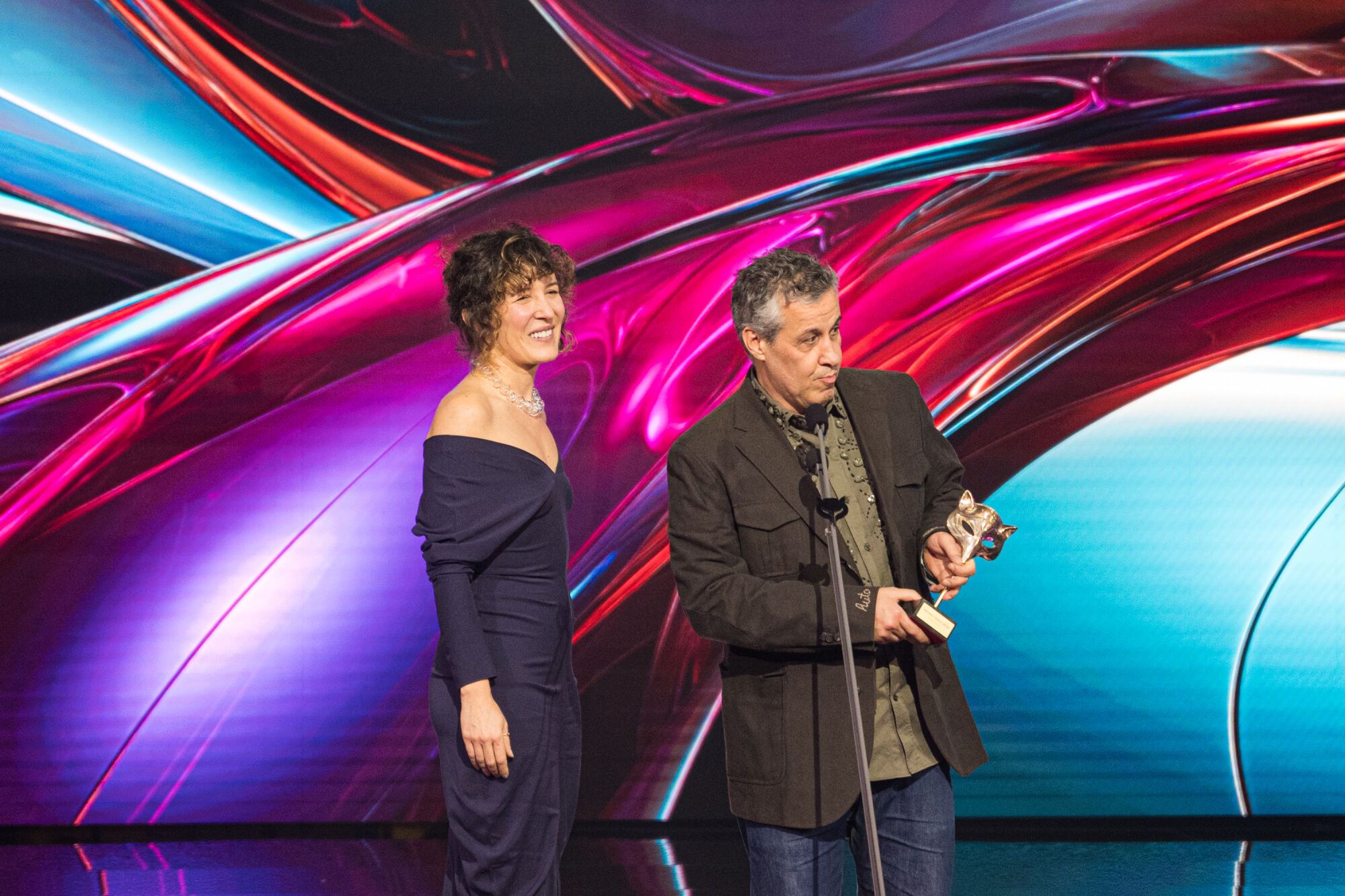 Los cartelistas, Ana Dominguez y Rafa Castañer, durante la gala de entrega de los Premios Feroz 2026, en el Pazo da Cultura, a 24 de enero de 2026, en Pontevedra, Galicia (España). Los Premios Feroz son entregados de manera anual por la Asociación de Informadores Cinematográficos de España desde 2014, con el objetivo de destacar lo mejor de la producción audiovisual del año, tanto en cine como en televisión. 24 ENERO 2026 Elena Fernández / Europa Press 24/01/2026. Ana Dominguez;Rafa Castañer;Elena Fernández;