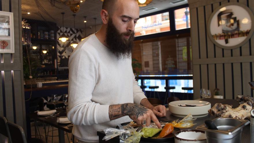 Así se elabora el mejor pincho de Gijón: &quot;Menos bocados, pero muy potentes de sabor&quot;