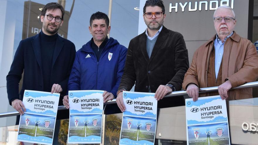 Miguel Fernández, Fabiano Soares, Guillermo Mouronte y Ramón Castro en el concesionario Hyupersa, tras la rueda de prensa del míster / sdc