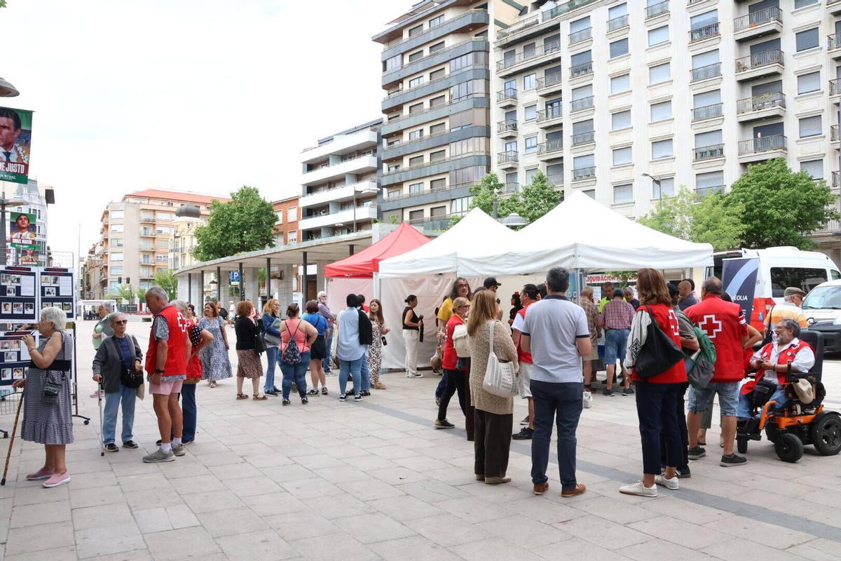 Feria técnica y tecnológica en La Marina, dentro de las actividades de la Semana de las Personas Mayores.