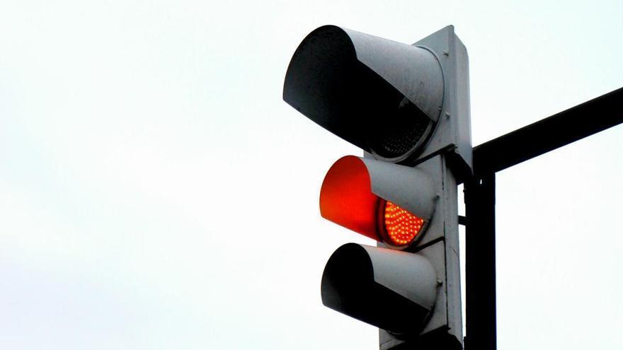 Instalan oito semáforos nas rúas Lorenzo Mariño, Cerca, Listres e Sálvora, en Aguiño