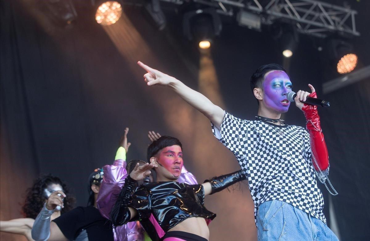 El artista Putochinomaricón durante su actuación este viernes en la segunda jornada del festival Primavera Sound que se celebra en el Parc del Fórum de Barcelona.