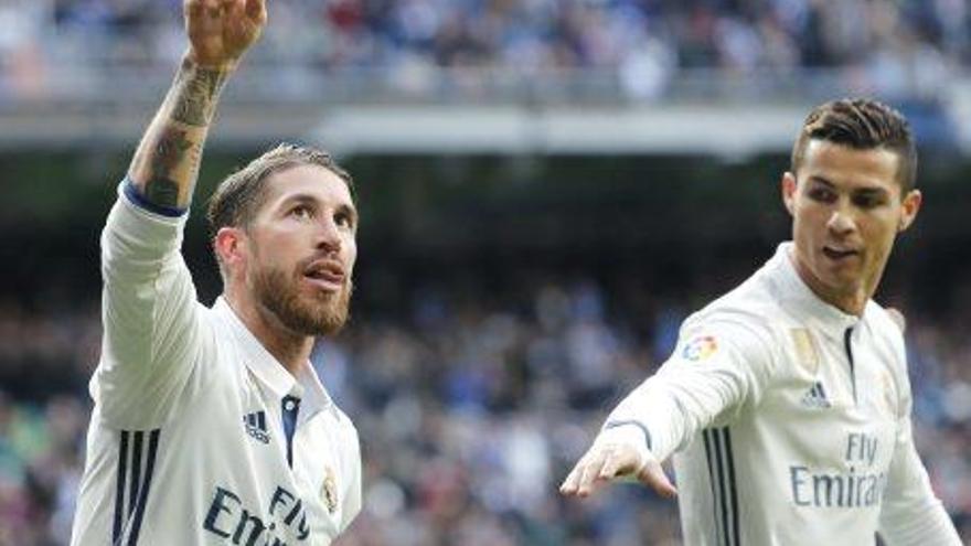 Ramos va marcar els dos gols del Madrid, ahir al Bernabéu