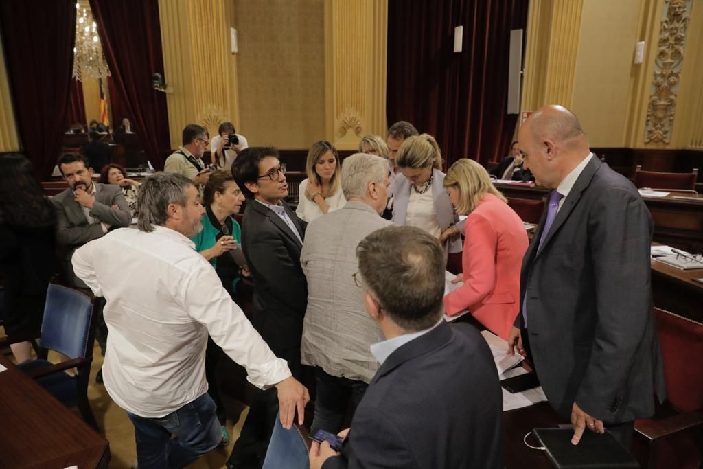 Debate de la Ley Turística en el Parlament