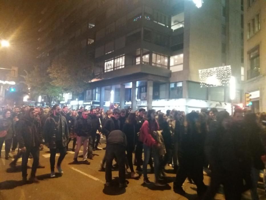 Els CDR es manifesten contra la convocatòria en defensa de la Constitució