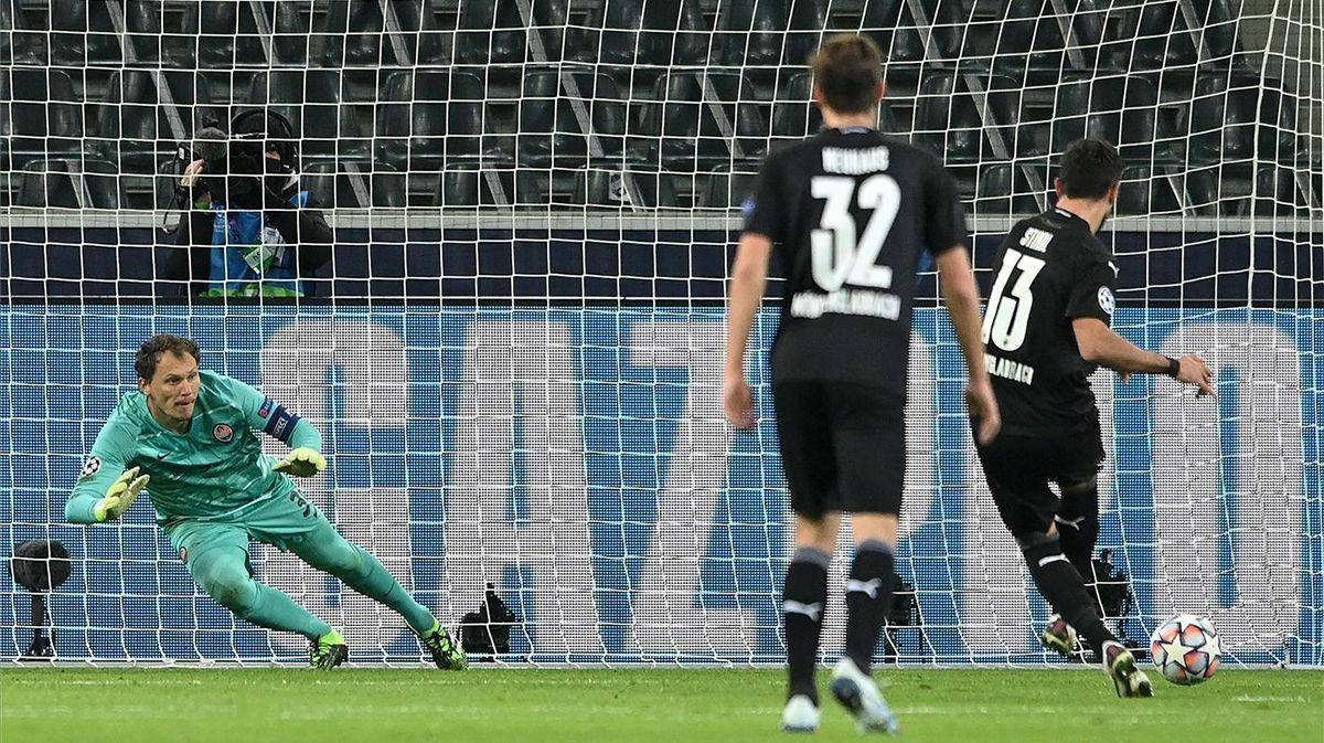 El gol de Lars Stindl para iniciar la goleada al Shakhtar