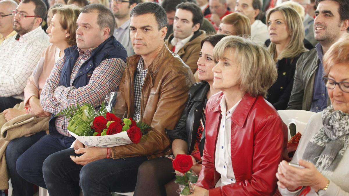 Alperi junto a Pedro Sánchez en un acto en la Feria de Muestras hace unos años.