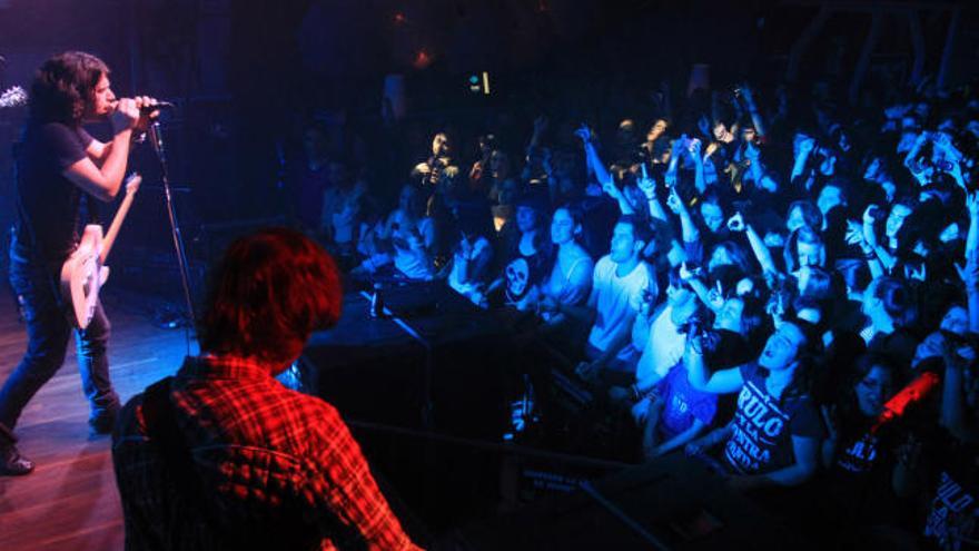 Rulo y su Contrabanda triunfan en un concierto especial