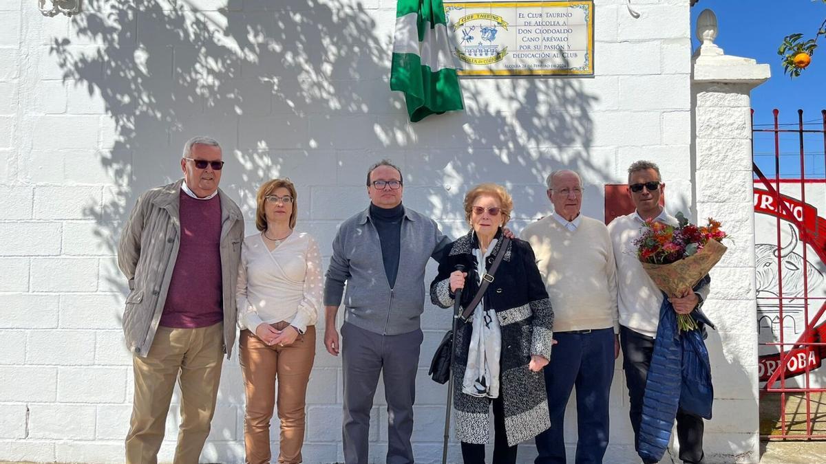 El club taurino homenajea a Clodoaldo Cano Arévalo.