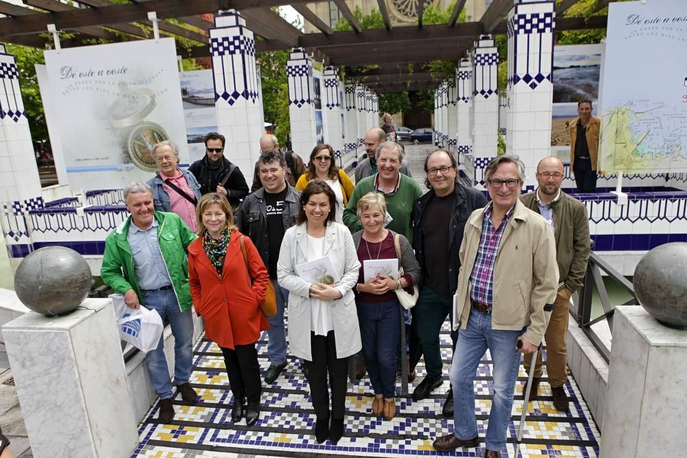 Inauguración de la exposición fotográfica de la Asociación Profesional de Fotoperiodistas Asturianos sobre medio ambiente en los "Campinos de Begoña"