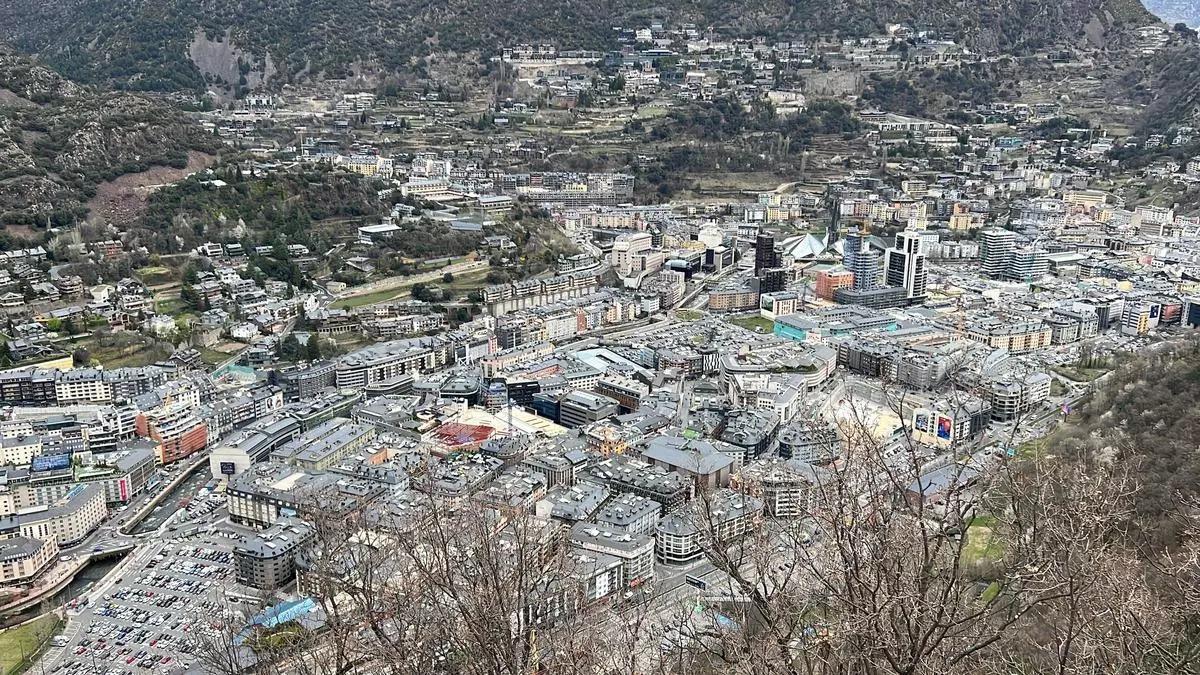 Vista panorámica de una parte de Andorra la Vella y Escaldes-Engordany
