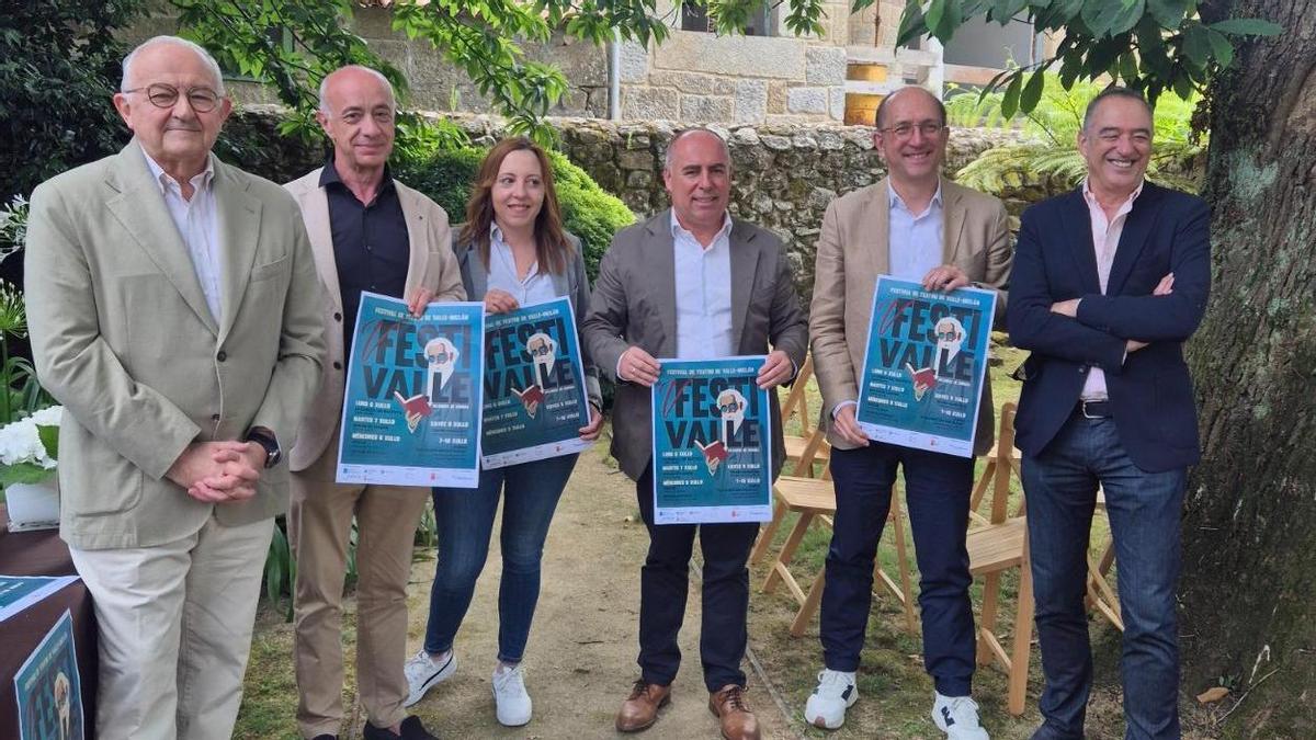 Autoridades presentes en la presentación del evento.