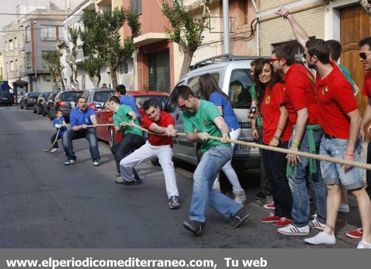 GALERÍA DE FOTOS - Fiestas de San Pascual concurso de tiro de cuerda