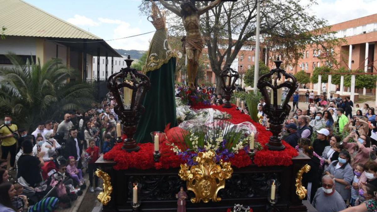 El Cristo de la Piedad, tras abandonar su barrio.