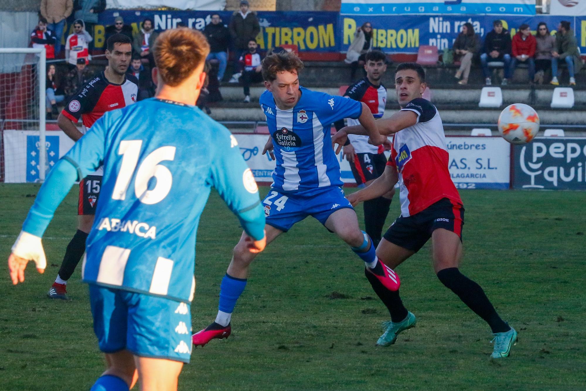 Las mejores imágenes del Arosa-Fabril con las gradas de A Lomba a rebosar